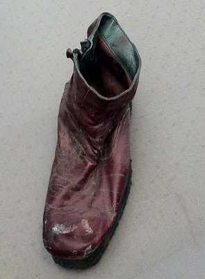 Red boot 01.jpg