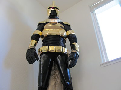 UPS Gold Cylon 024.JPG