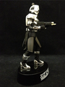 Hallmark_BSG_Cylon_Centurion_Ornament_04.jpg
